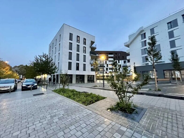 Local commercial dans Rouen à louer - Photo de l’immeuble – Image 1 sur 5