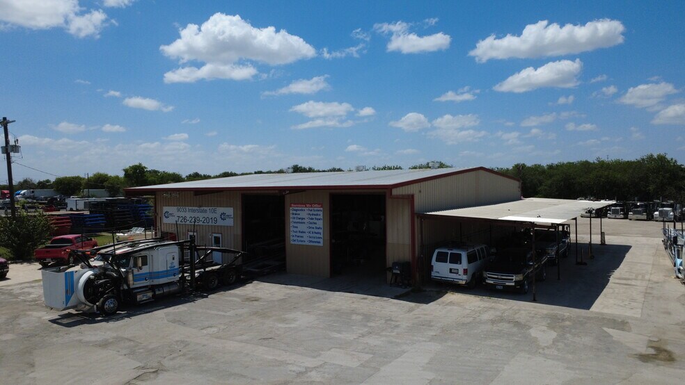 9033 Interstate 10 E, Converse, TX à louer - Photo de l’immeuble – Image 3 sur 5