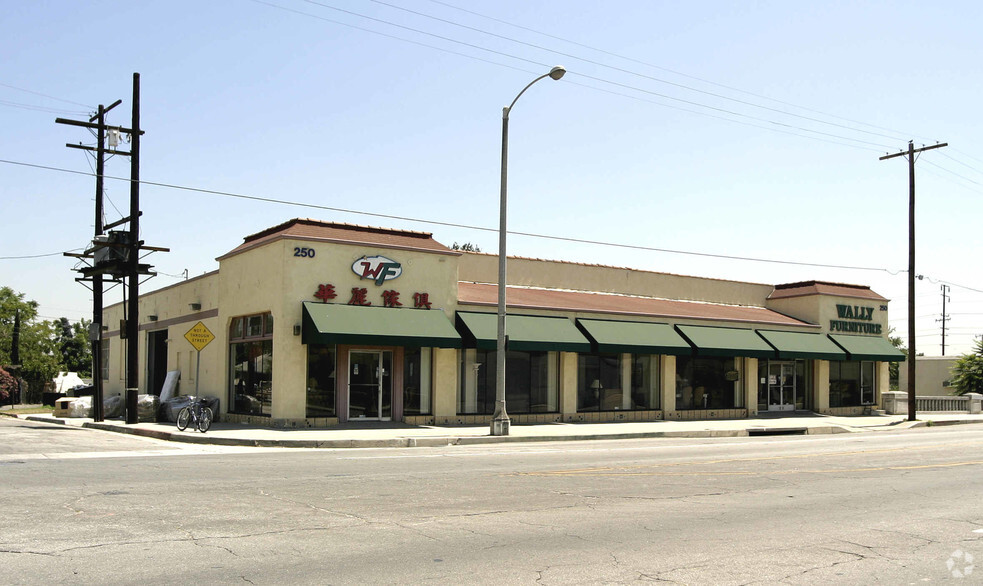 250 S San Gabriel Blvd, San Gabriel, CA à louer - Photo de l’immeuble – Image 2 sur 4