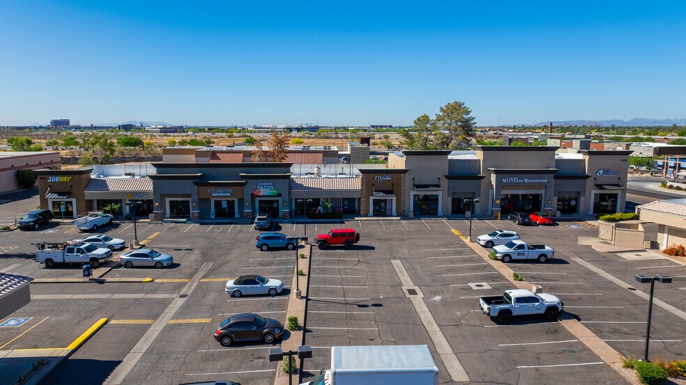 9015 E Via Linda, Scottsdale, AZ à louer - Photo de l’immeuble – Image 2 sur 10