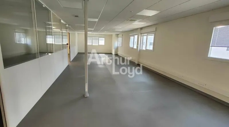 60 Avenue Marie Curie, Archamps à vendre - Photo intérieure – Image 2 sur 5