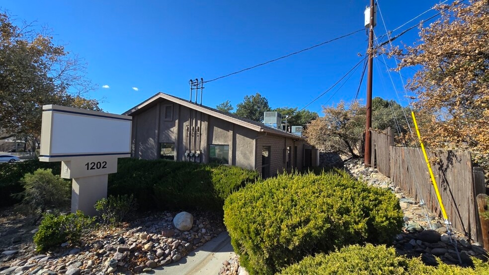 1202 Willow Creek Rd, Prescott, AZ à vendre - Photo de l’immeuble – Image 3 sur 26