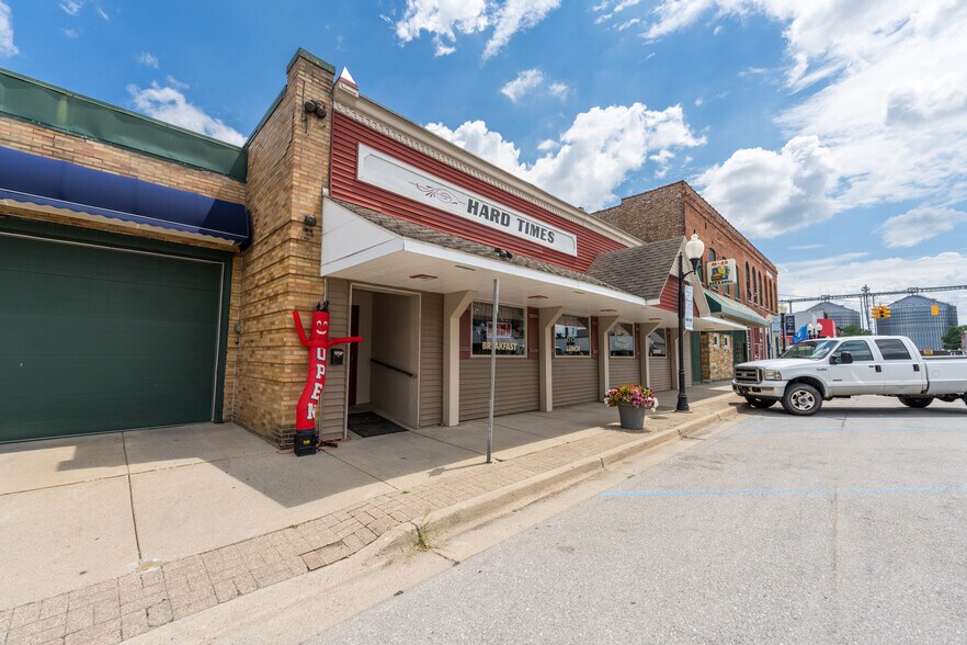 108 N Phelps St, Decatur, MI à vendre - Photo de l’immeuble – Image 3 sur 32