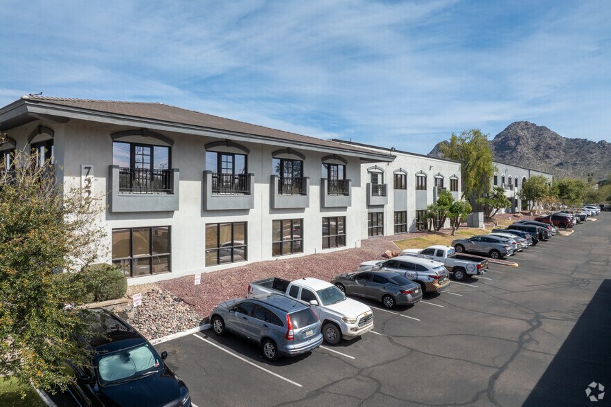 7227 N 16th St, Phoenix, AZ à louer - Photo principale – Image 1 sur 5