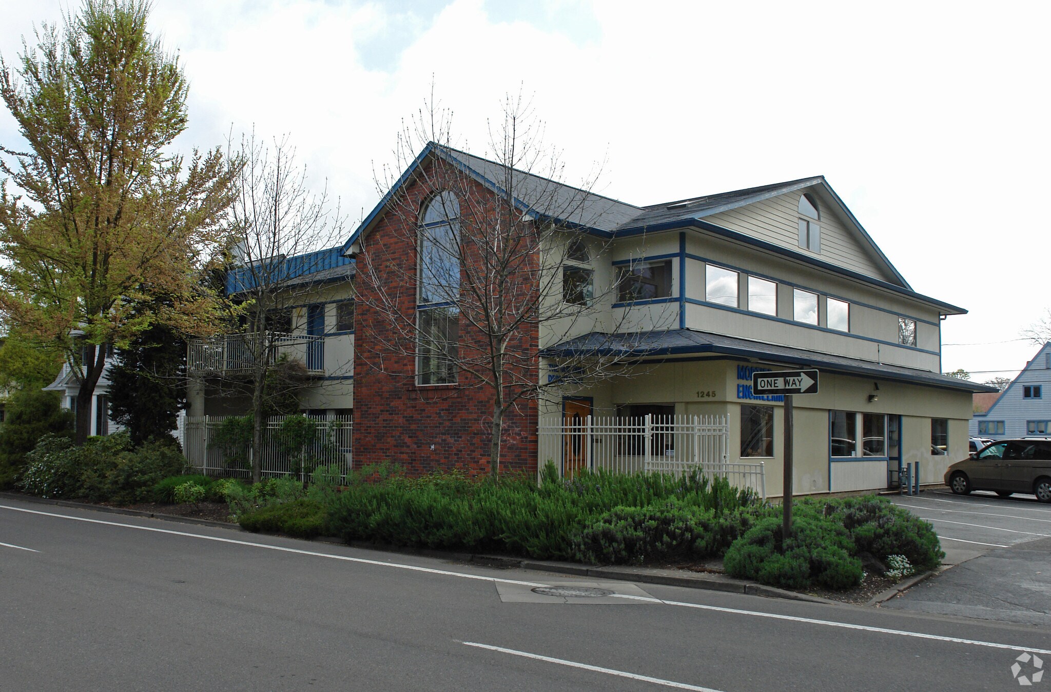 1245 Pearl St, Eugene, OR à louer Photo principale– Image 1 sur 7