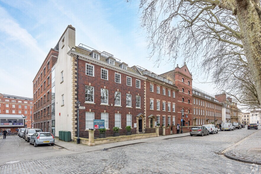 10 Queen Sq, Bristol à louer - Photo de l’immeuble – Image 3 sur 5