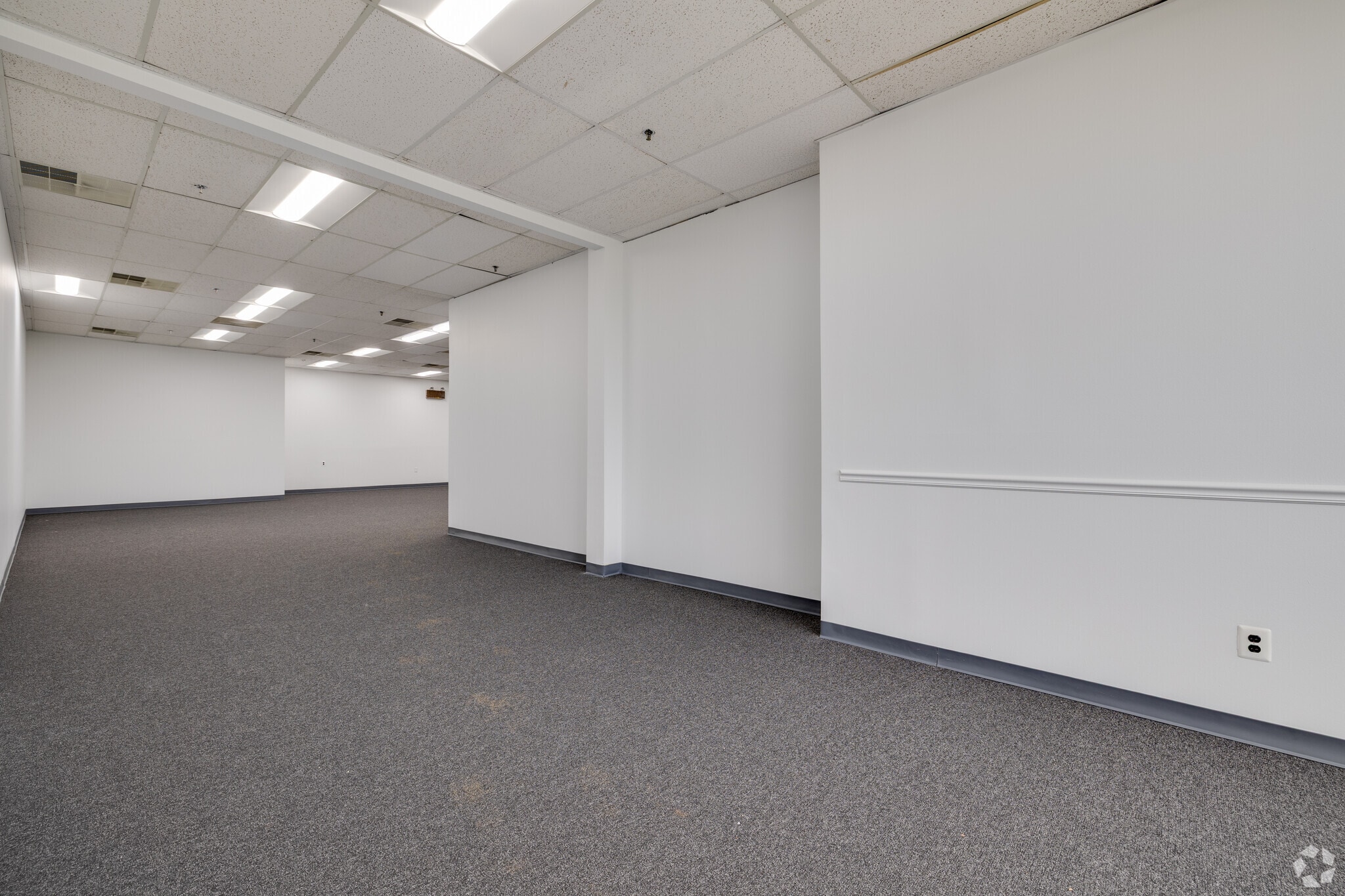 450-460 Veterans Dr, Burlington, NJ à vendre Photo intérieure– Image 1 sur 8