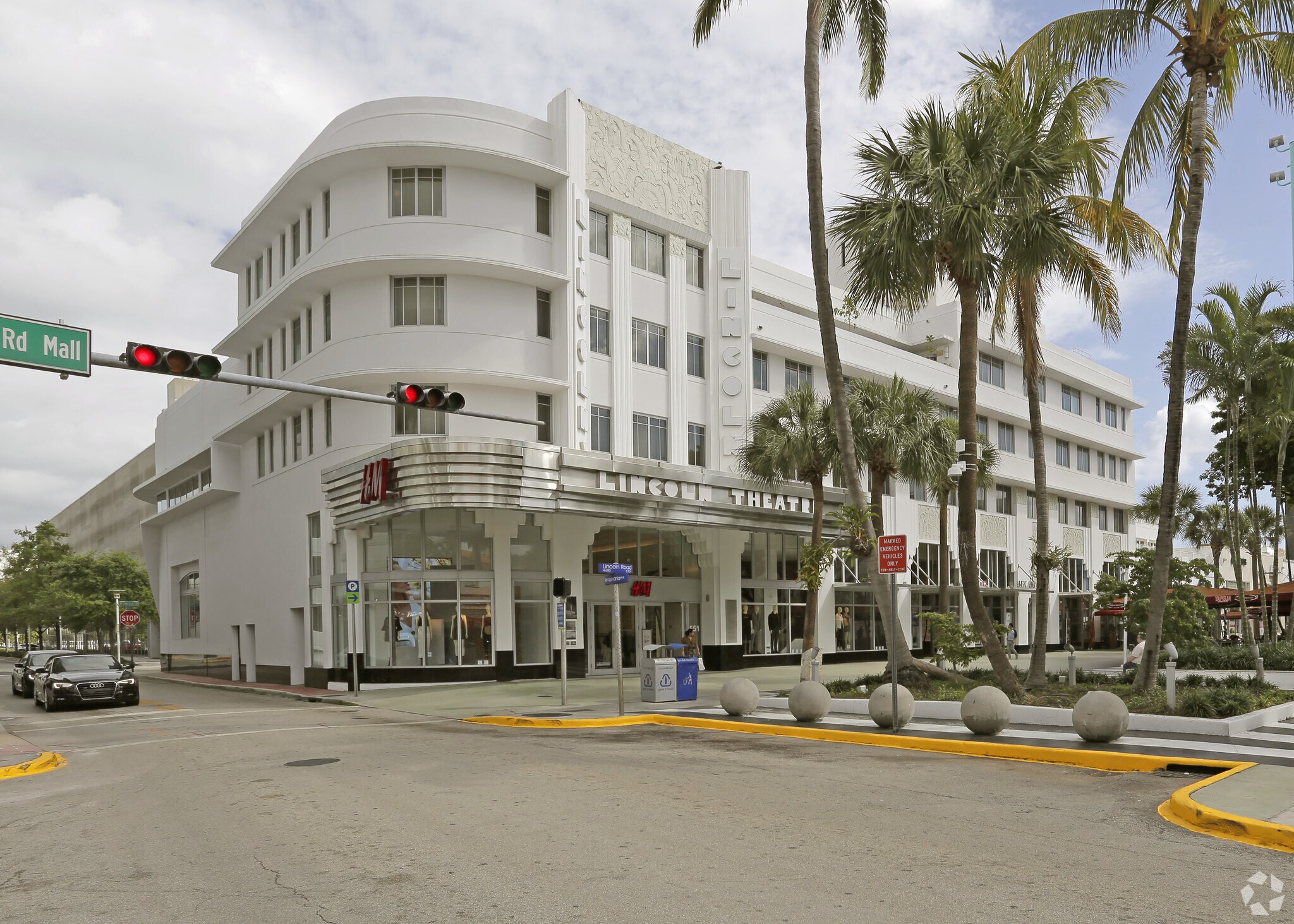 541-551 Lincoln Rd, Miami Beach, FL à louer Photo de l’immeuble– Image 1 sur 10