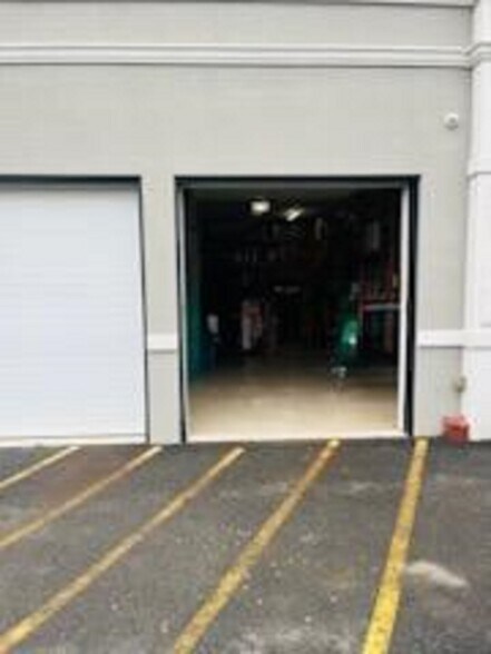 2092 Route 35 N, South Amboy, NJ à louer - Photo de l’immeuble – Image 2 sur 17