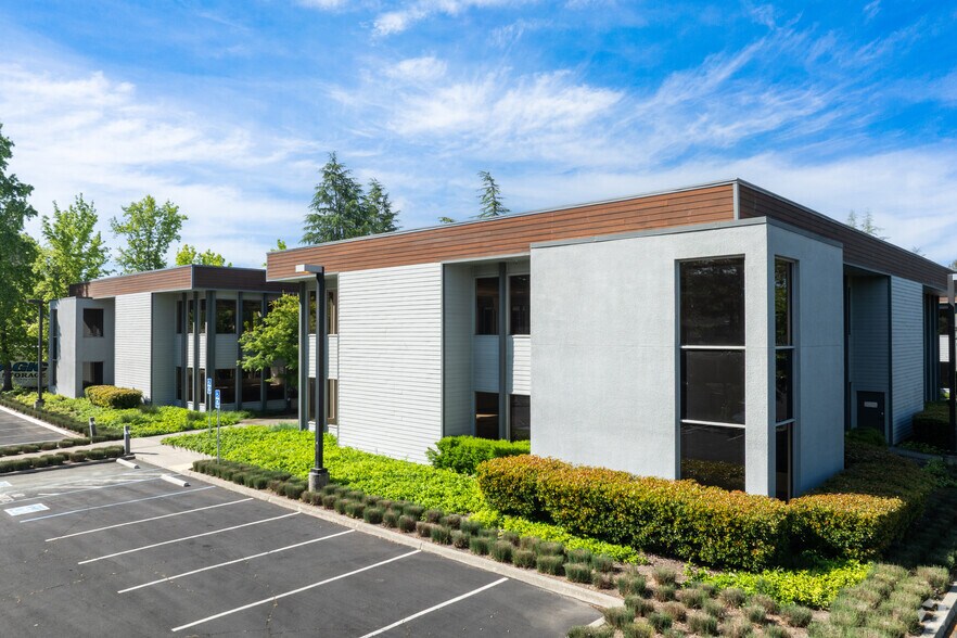 1350 Montego Way, Walnut Creek, CA à vendre - Photo de l’immeuble – Image 3 sur 9