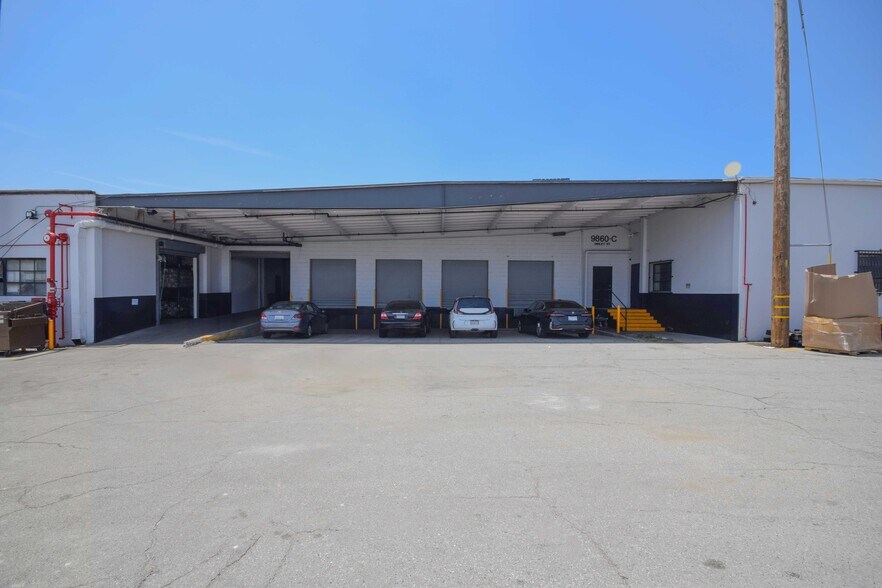 9860 Gidley St, El Monte, CA à louer - Photo de l’immeuble – Image 2 sur 7