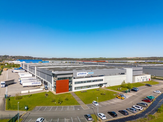 Plus de détails pour 45 Rue Santoyon, Saint-Quentin-Fallavier - Industriel/Logistique à louer