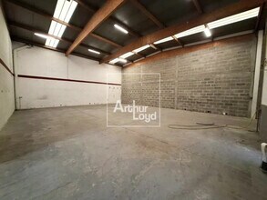 Local d’activités dans Émerainville à louer Photo intérieure– Image 2 sur 12