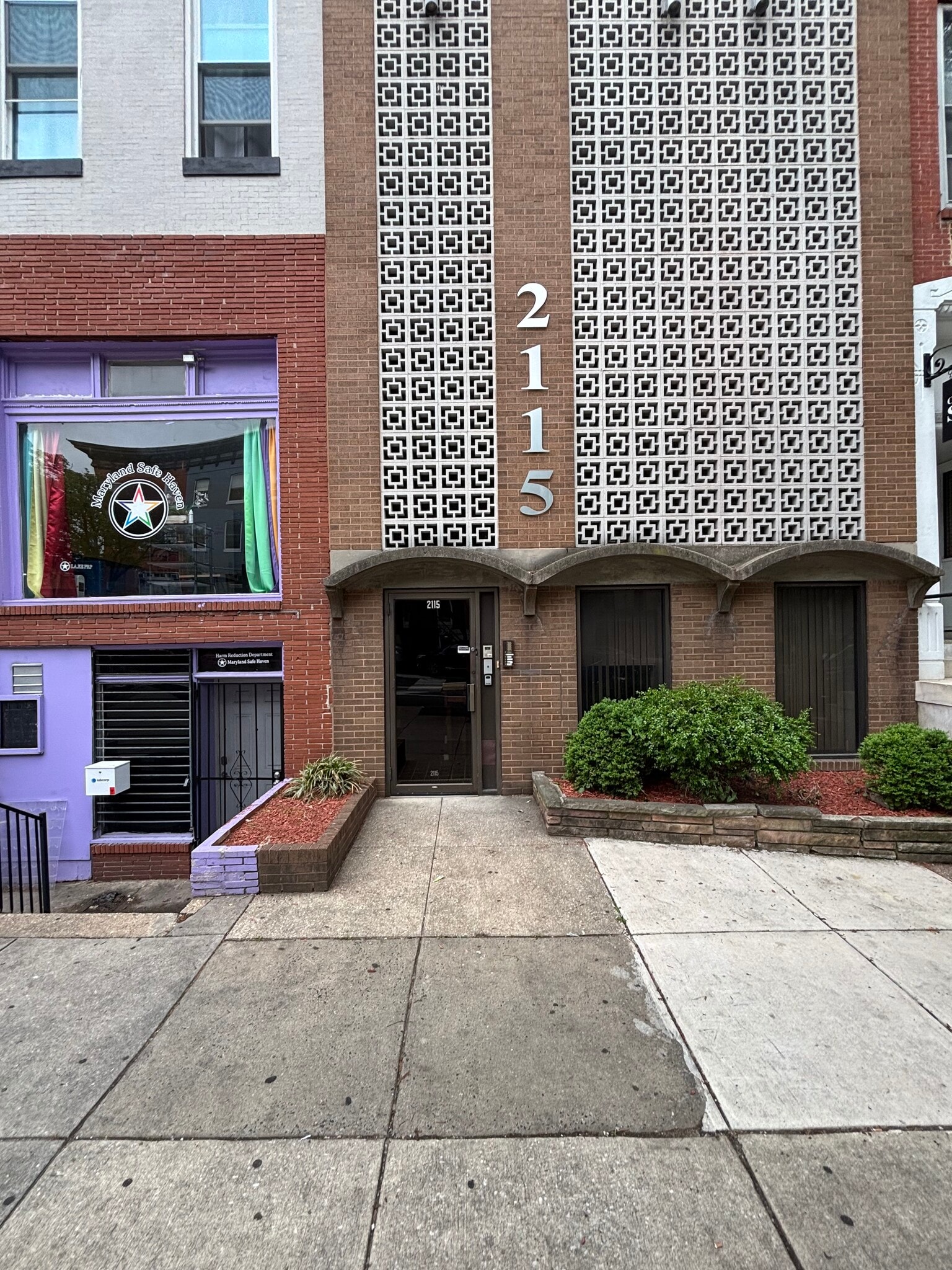 2115 N Charles St, Baltimore, MD à louer Photo de l’immeuble– Image 1 sur 8