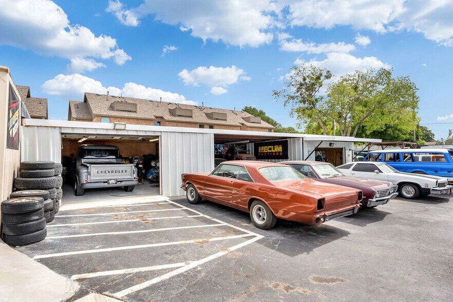 716 W Euless Blvd, Euless, TX à vendre - Photo de l’immeuble – Image 2 sur 19
