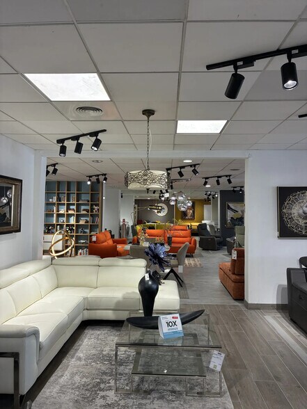 153 Avenue Francis Tonner, Cannes à louer - Photo de l’immeuble – Image 2 sur 8