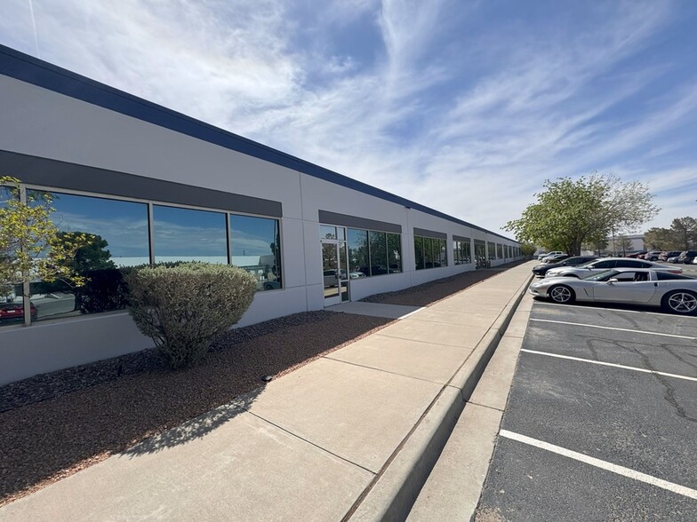 32 Celerity Wagon St, El Paso, TX à louer - Photo de l’immeuble – Image 3 sur 19