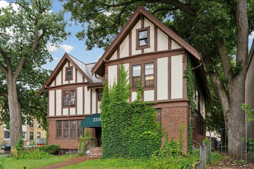 2318 S 1st Ave, Minneapolis, MN à vendre - Photo de l’immeuble – Image 2 sur 47