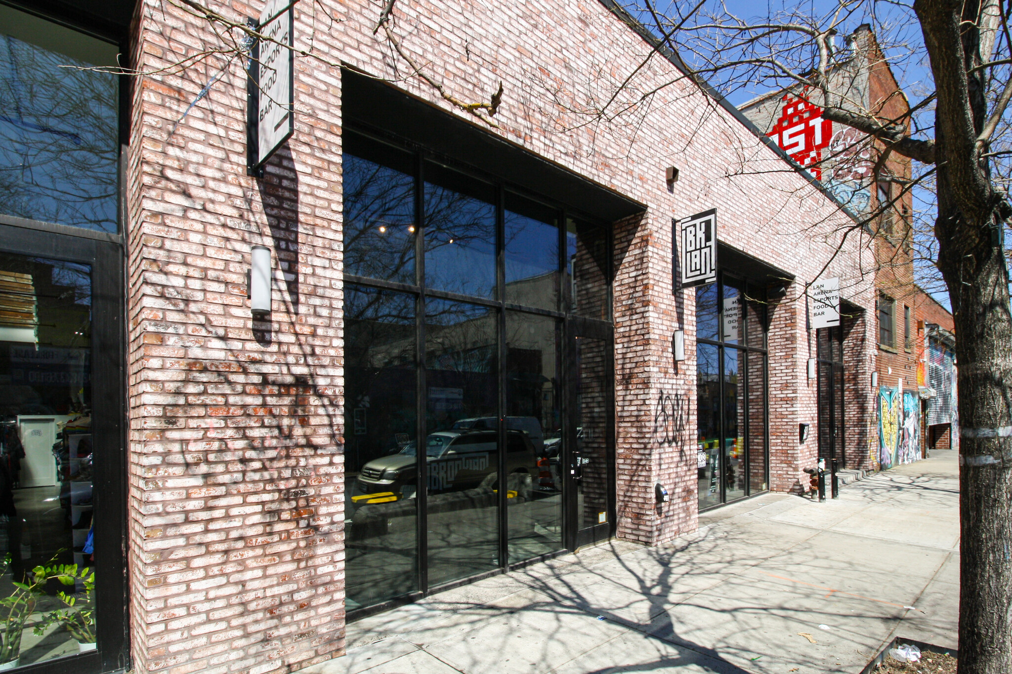 333 Troutman St, Brooklyn, NY à louer Photo de l’immeuble– Image 1 sur 4