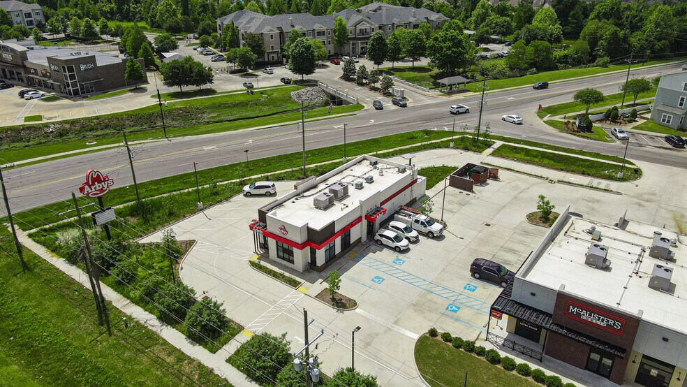 5947 Creek Centre Dr, Baton Rouge, LA à louer - Photo de l’immeuble – Image 2 sur 20