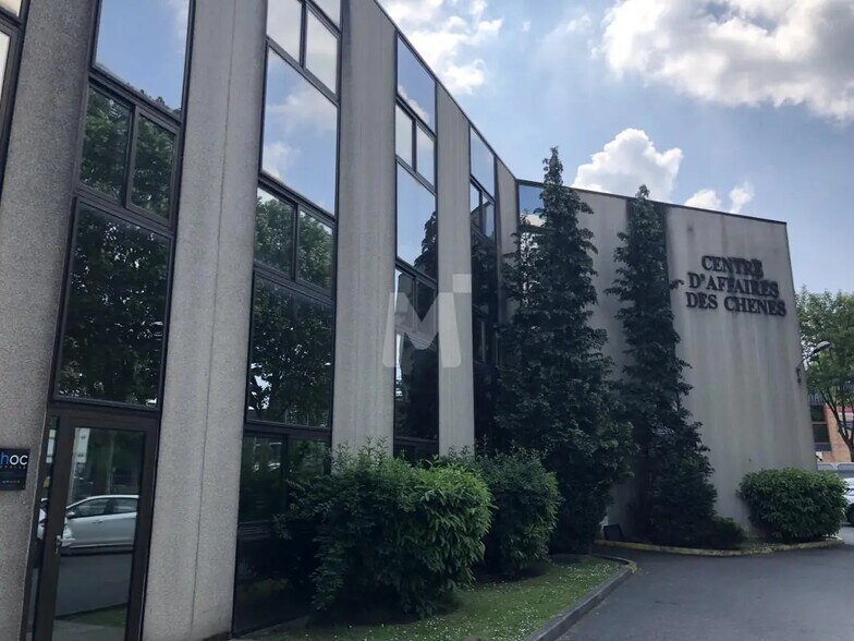 Bureau dans Grigny à louer - Photo de l’immeuble – Image 1 sur 16