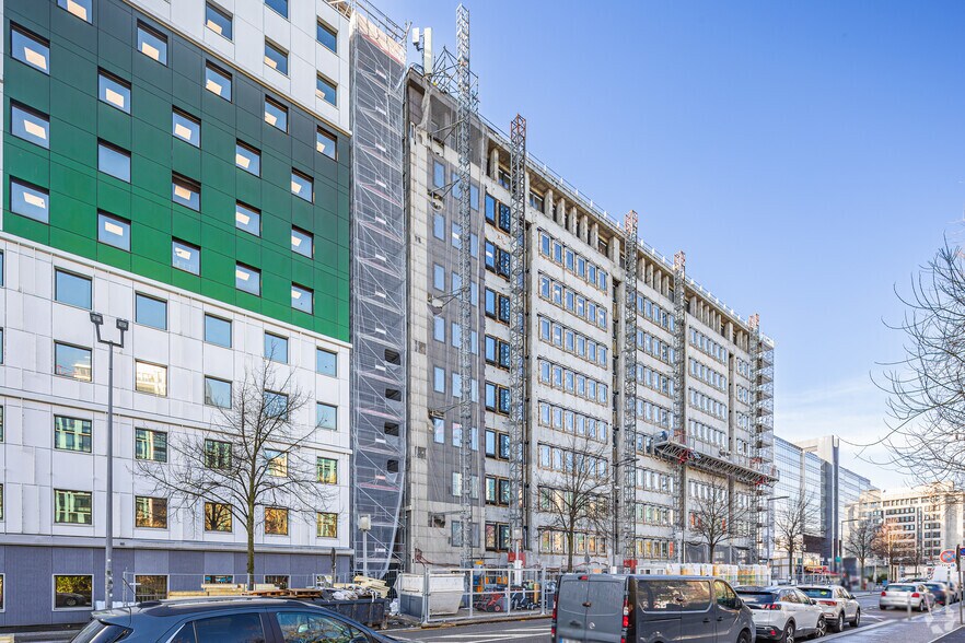 93 Rue Des 3 Fontanot, Nanterre à louer - Photo de l’immeuble – Image 2 sur 3