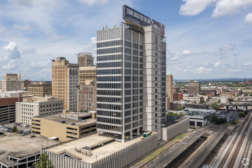 2 20th St N, Birmingham, AL à louer - Photo de l’immeuble – Image 1 sur 15