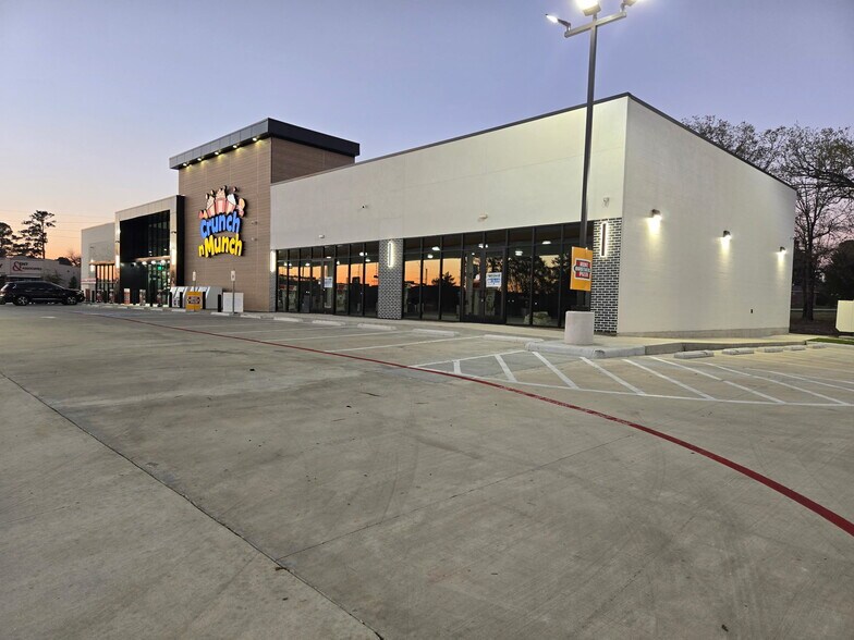 18184 Tx-105, Montgomery, TX à louer - Photo de l’immeuble – Image 1 sur 5