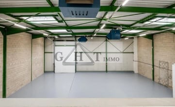 Industriel/Logistique dans Saint-Thibault-des-Vignes à louer Photo intérieure– Image 2 sur 11