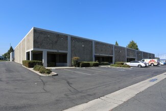 Plus de détails pour 955-969 N Eckhoff St, Orange, CA - Industriel/Logistique à louer
