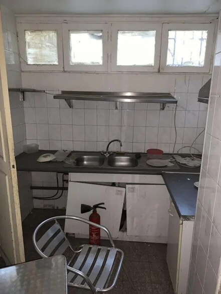 Local commercial dans Nice à vendre - Photo intérieure – Image 2 sur 3