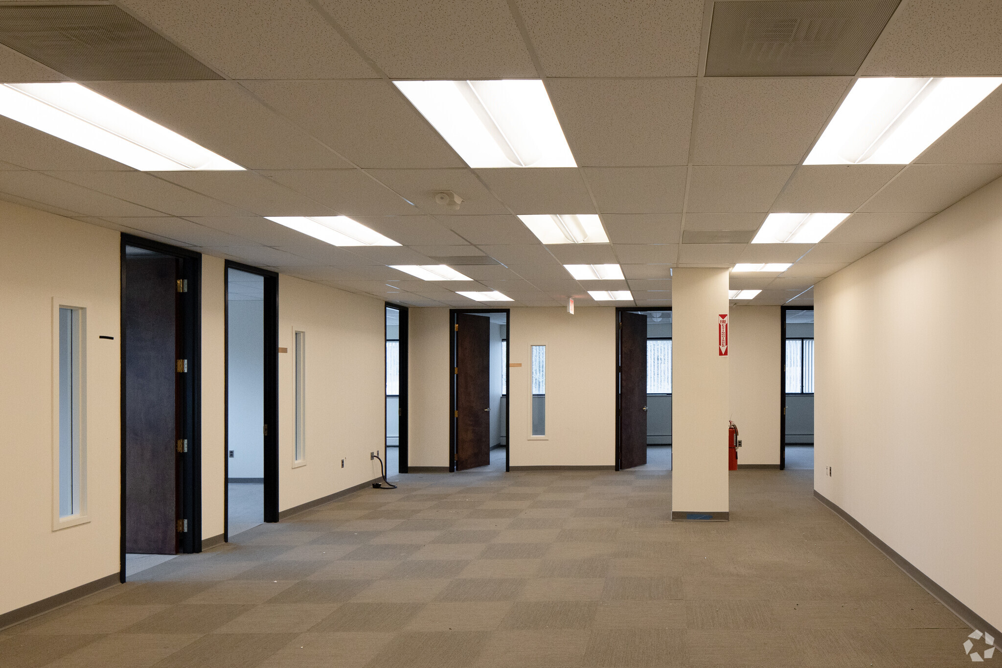 645 Martinsville Rd, Bernards Township, NJ à louer Photo intérieure– Image 1 sur 5