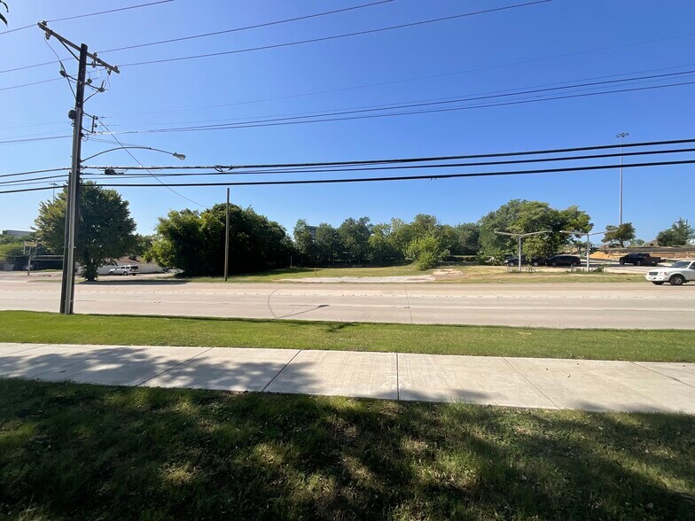 3100-3122 Samuell Blvd, Dallas, TX à vendre - Photo de l’immeuble – Image 3 sur 5