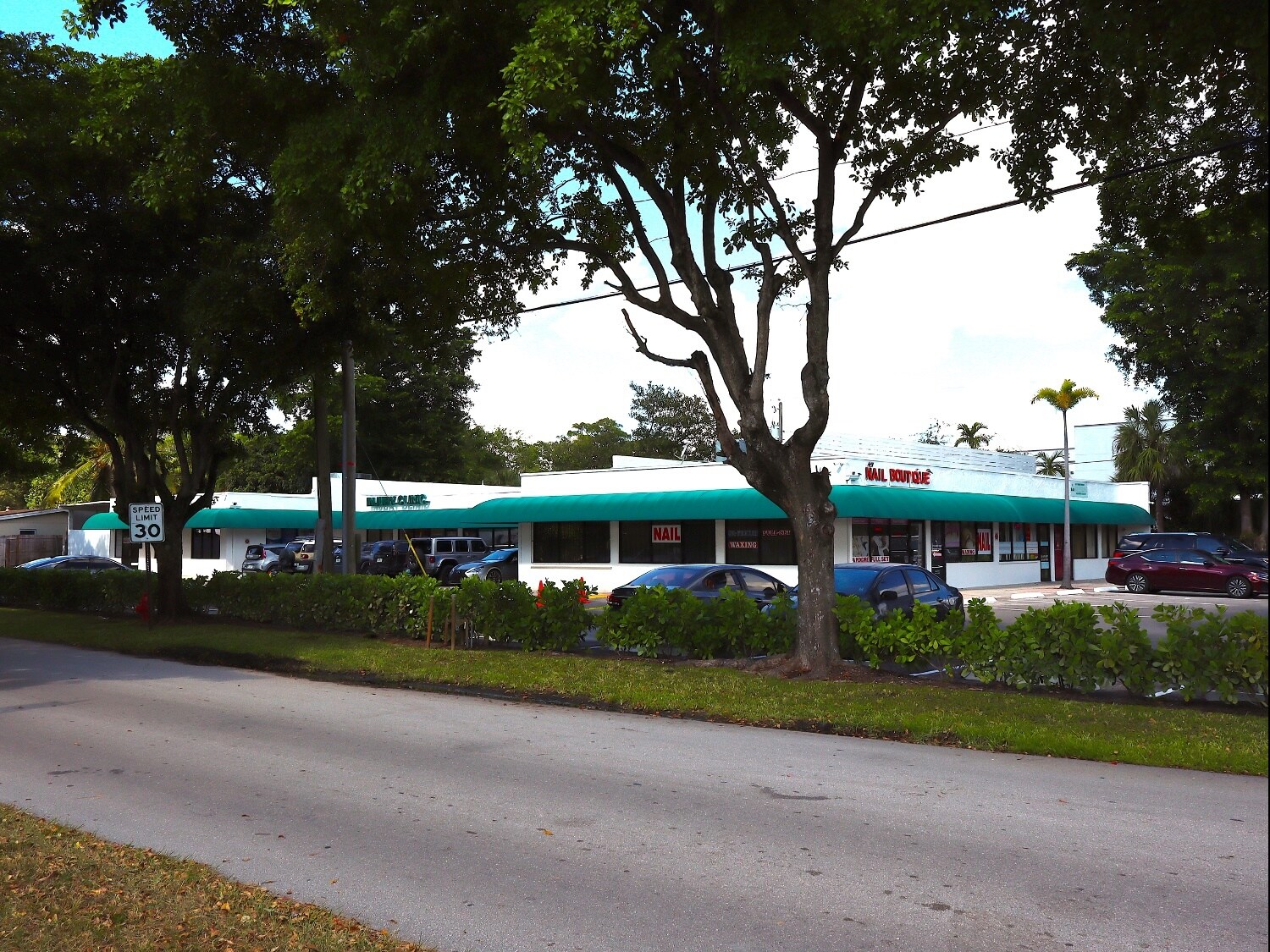 1225 N Military Trl, West Palm Beach, FL à vendre Photo de l’immeuble– Image 1 sur 4