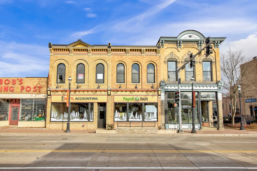 106 W Main St, West Dundee, IL à louer - Photo de l’immeuble – Image 1 sur 18