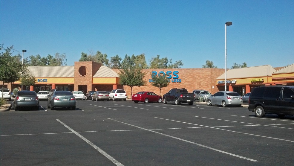 10625 N 43rd Ave, Phoenix, AZ à louer - Photo de l’immeuble – Image 2 sur 6