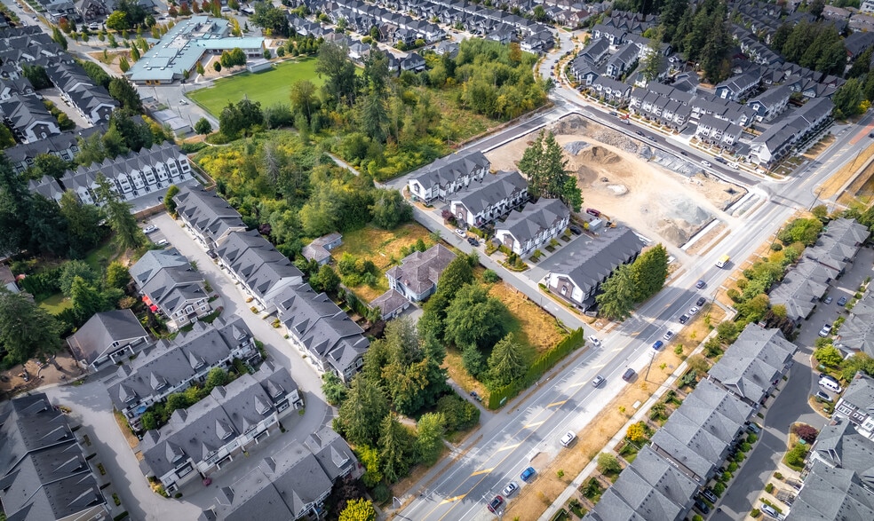 6075 144 St, Surrey, BC à vendre - Aérien – Image 3 sur 4