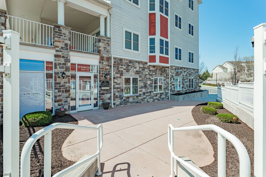 11 Tristan Dr, Dillsburg, PA à vendre - Photo de l’immeuble – Image 2 sur 7