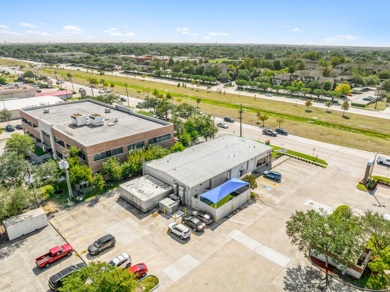 6015 Fairmont Pky, Pasadena, TX à louer - Photo de l’immeuble – Image 3 sur 4