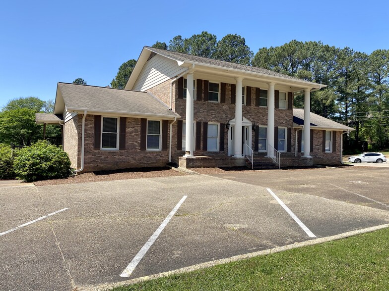 1900 Indian Lake Dr, Birmingham, AL à vendre - Photo de l’immeuble – Image 1 sur 17