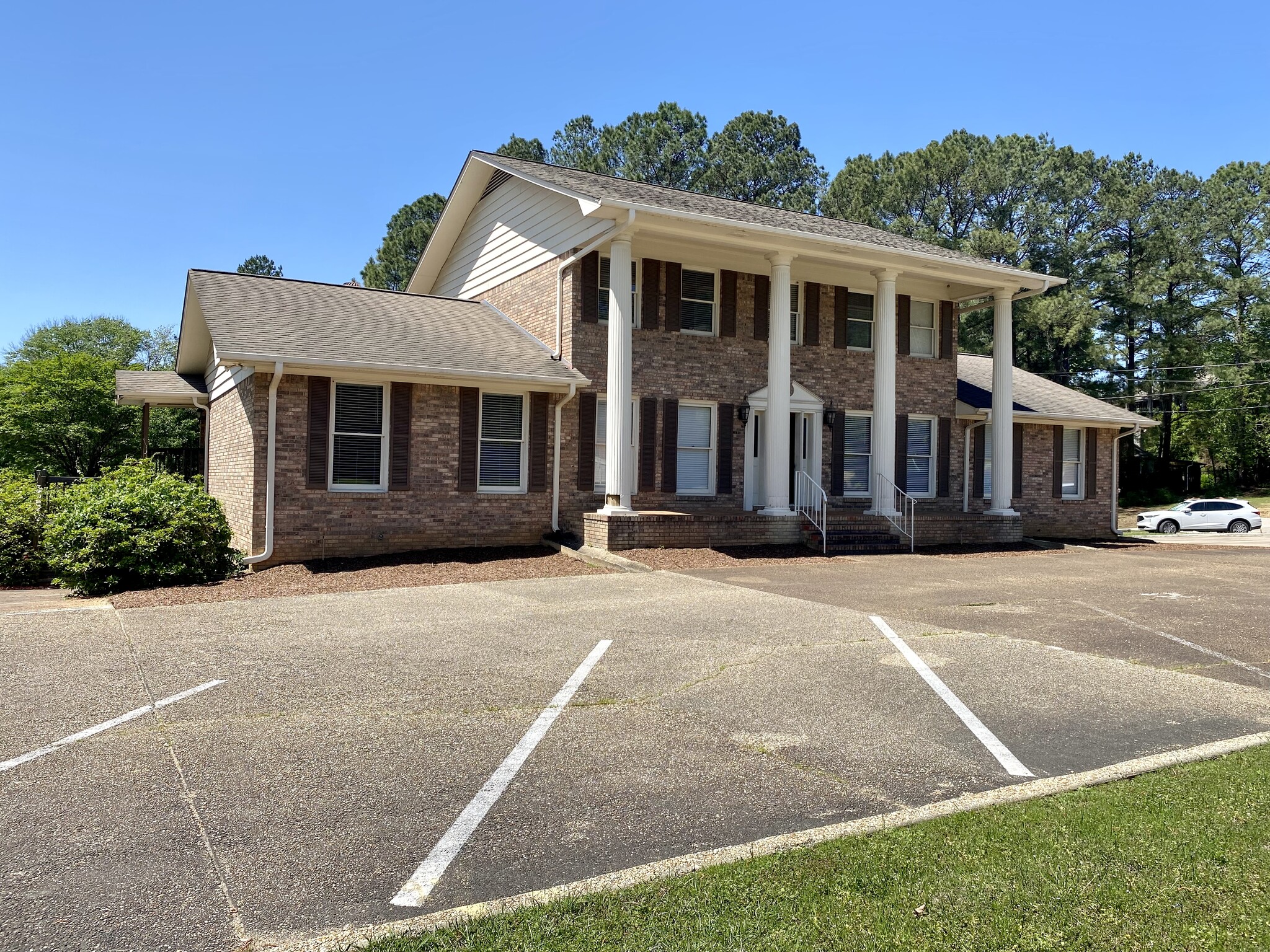 1900 Indian Lake Dr, Birmingham, AL à vendre Photo de l’immeuble– Image 1 sur 18