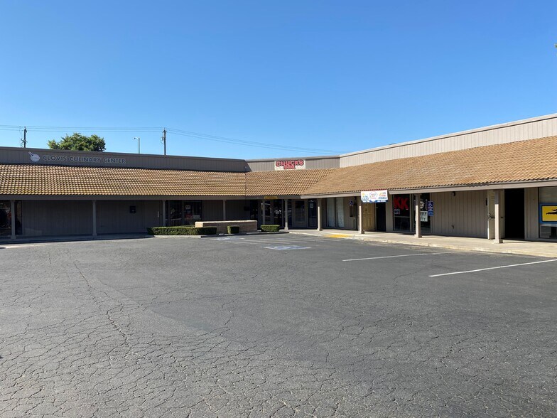 3185 Willow Ave, Clovis, CA à louer - Photo de l’immeuble – Image 2 sur 21