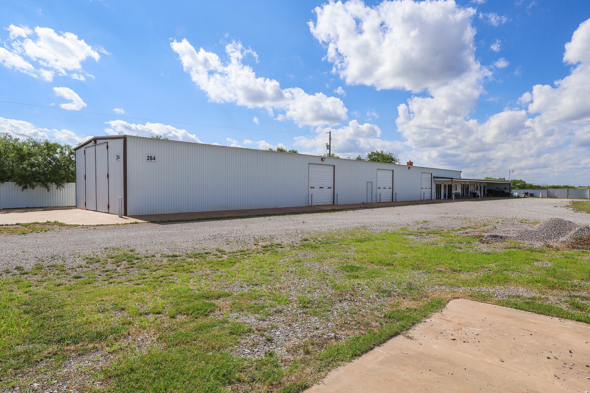 284 W Jentsch Rd, Wichita Falls, TX à louer Photo principale– Image 1 sur 31
