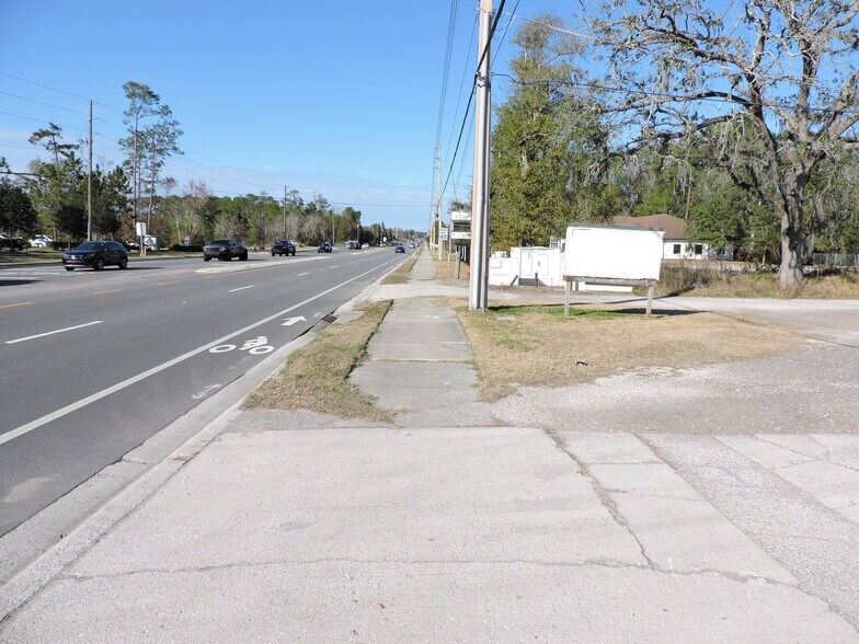 535 College Dr, Middleburg, FL à vendre - Photo de l’immeuble – Image 1 sur 19