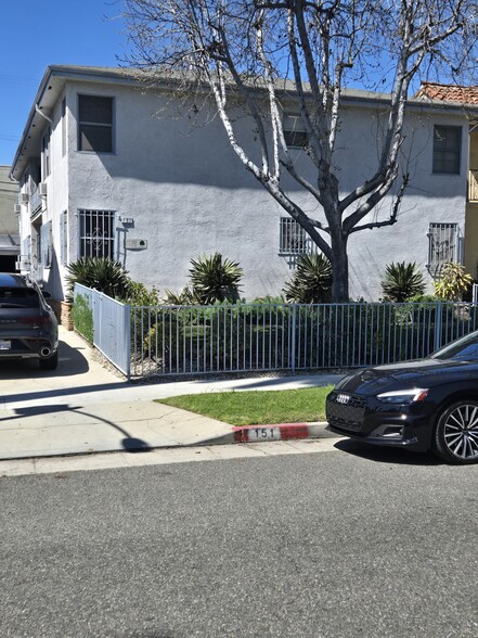 151 N Hamilton Dr, Beverly Hills, CA à vendre - Photo de l’immeuble – Image 2 sur 5