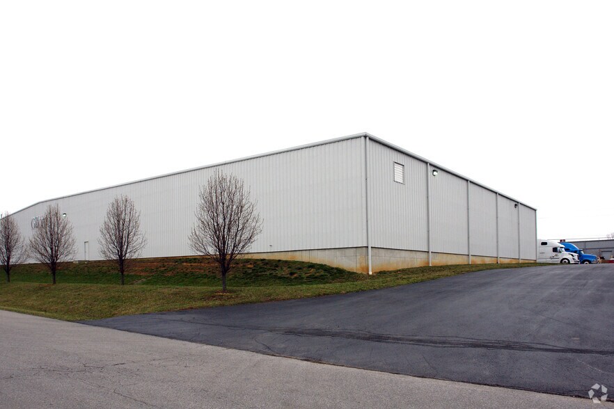 1601 Research Dr, Jeffersonville, IN à vendre - Photo de l’immeuble – Image 2 sur 2