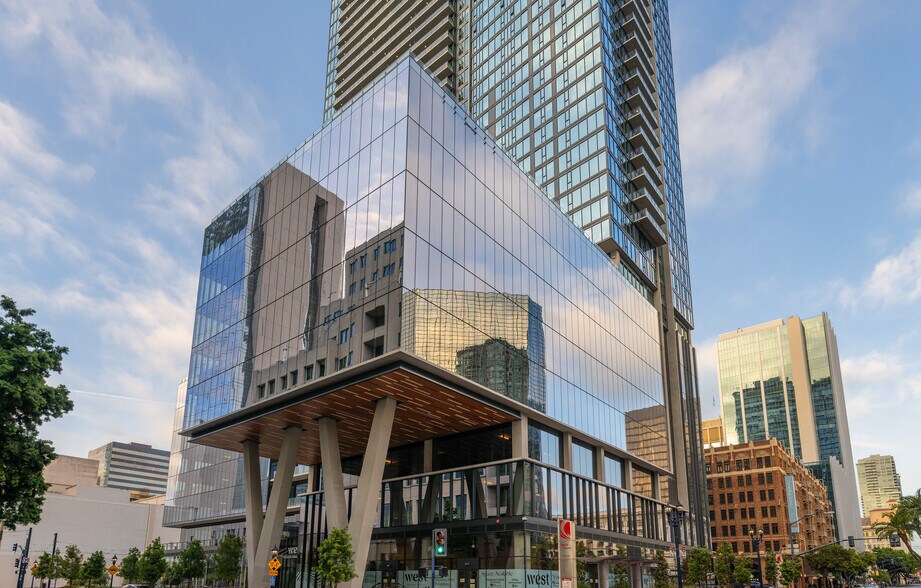 1011 Union St, San Diego, CA à louer - Photo de l’immeuble – Image 2 sur 11