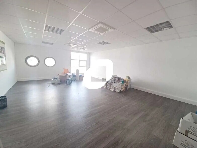 Bureau dans Floirac à louer - Photo de l’immeuble – Image 2 sur 11