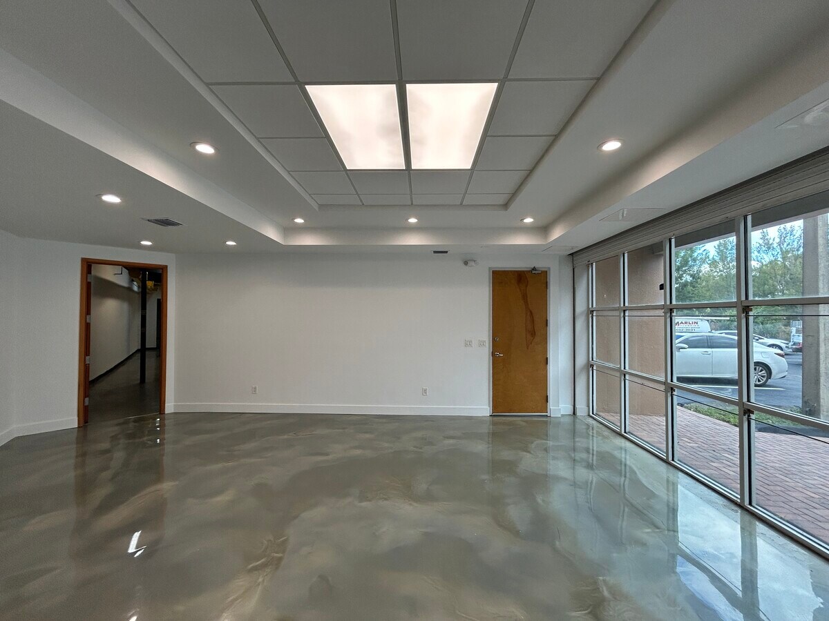20101-20161 NE 16th Pl, Miami, FL 33179 - Lot 20157 - - Photo intérieure - Image 2 of 10