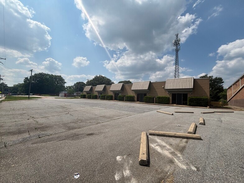 102 Shaw St, Greenville, SC à louer - Photo de l’immeuble – Image 3 sur 5